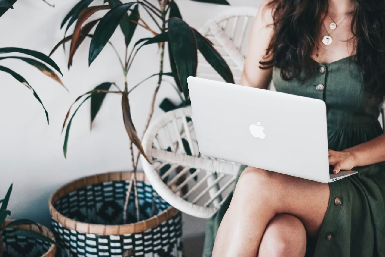 Digital nomad woman