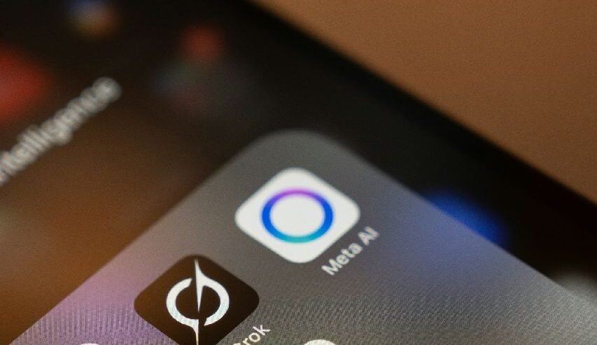 mobile phone with AI apps